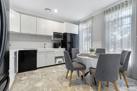 New Haven - Morning Sunrise Suite - Whitsundays Accommodation 1