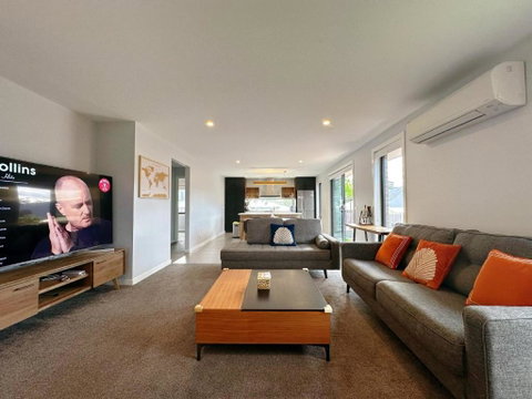New Kingston Trampoline House - Whitsundays Accommodation 2