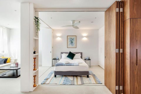 New York Warehouse Style In A Modern Passive House - Whitsundays Accommodation 0