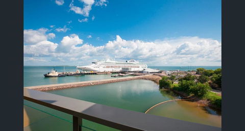 NEW - ZEN AT THE WATERFRONT - Luxury Waterfront Holiday Home For Families & Friends - Whitsundays Accommodation 3