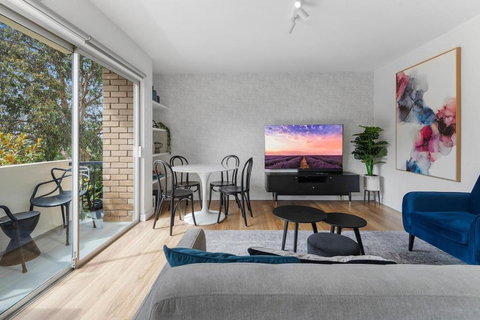 Newly Renovated South Yarra 2BR Apt With Parking - Whitsundays Accommodation 0