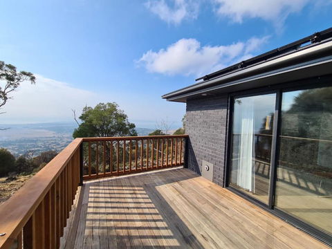 Mount Rumney Escapes - 4 Seaview Devil House - Whitsundays Accommodation 0