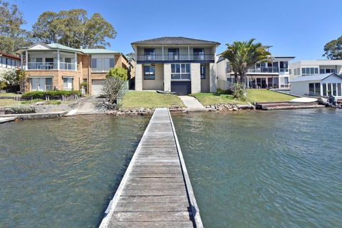 New Property Silverwater Serenity Shores Absolute Waterfront On The Lake - Whitsundays Accommodation 0