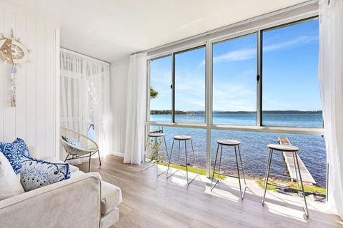 New Property Silverwater Serenity Shores Absolute Waterfront On The Lake - Whitsundays Accommodation 3