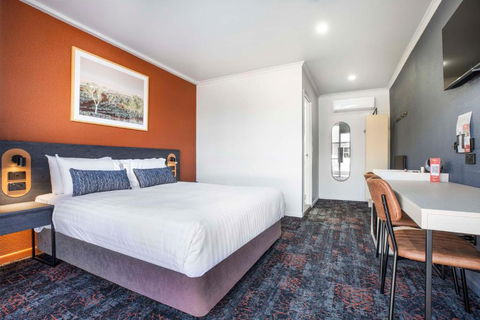 Nightcap At Horse & Jockey Hotel Warwick - Whitsundays Accommodation 3