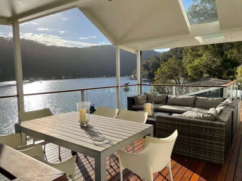 NINE At Berowra Waters, Luxury Waterfront With Hot Tub - Whitsundays Accommodation 1