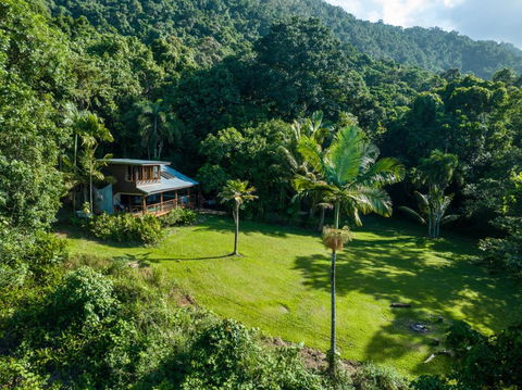 Noah Creek Eco Huts - Whitsundays Accommodation 2