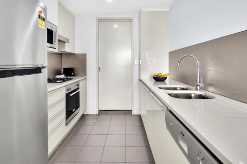 North Sydney Large Two Bedroom MIL2302 - Whitsundays Accommodation 3