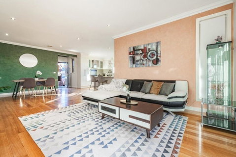 Nunawading Beautiful 3br Housedeckingcourtyard - Whitsundays Accommodation 1