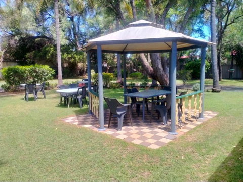 Oakey Motel - Whitsundays Accommodation 2
