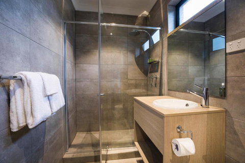 Nightcap At Playford Tavern - Whitsundays Accommodation 3