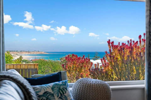 Ocean View In Port Noarlunga - Whitsundays Accommodation 0