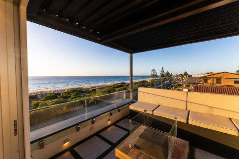 Ocean View Villa With Pool Spa & Cinema - Whitsundays Accommodation 3