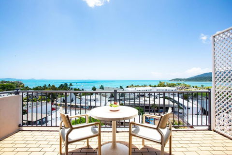 OCEAN VIEWS 10 - Whitsundays Accommodation 0