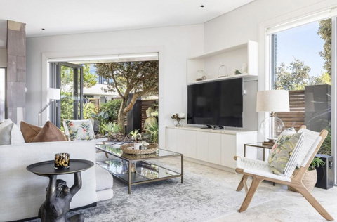 Oceanfront Beach Pad - Whitsundays Accommodation 3