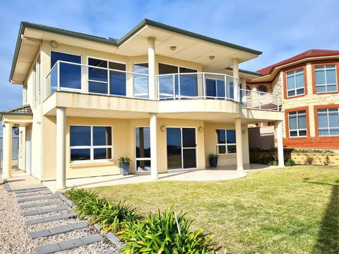 On The Bay - Whitsundays Accommodation 0