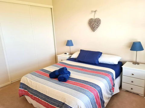 On The Bay - Whitsundays Accommodation 2