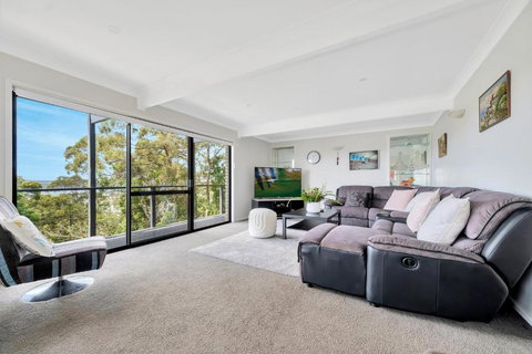 On Top Of The World - Whitsundays Accommodation 2