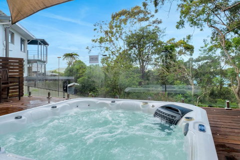 On Top Of The World - Whitsundays Accommodation 1