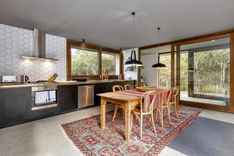 One-Dunny Beach House - Whitsundays Accommodation 3