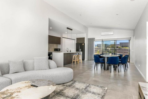 Opulence Cove - Whitsundays Accommodation 0