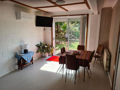 Orchard 2 Bedroom Apartment In Devonport - Whitsundays Accommodation 1