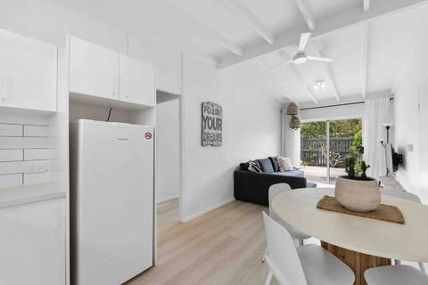 PA2 Stunning Sunshine Beach Apt Pets Welcome - Whitsundays Accommodation 1