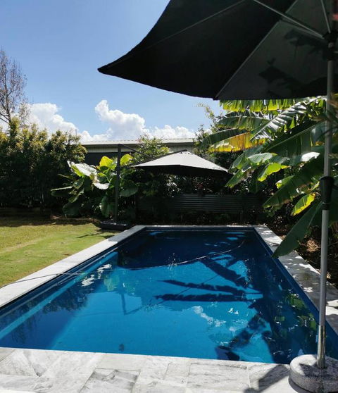OXLEY Mineral Pool & Private Home SuburbanSTAY - Whitsundays Accommodation 1