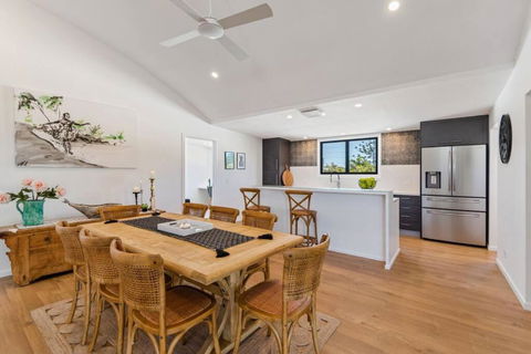 PACIFIC Stunning Coastal Home The Perfect Family Getaway - Whitsundays Accommodation 3