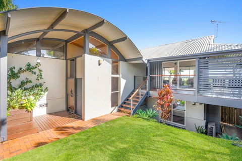 Paradise Palms - Resort Retreat With Panoramic Views - Whitsundays Accommodation 2