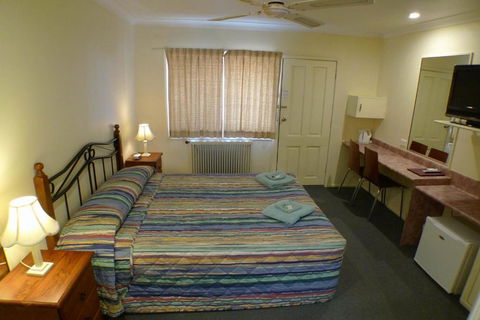 Parkhaven Motel - Whitsundays Accommodation 2