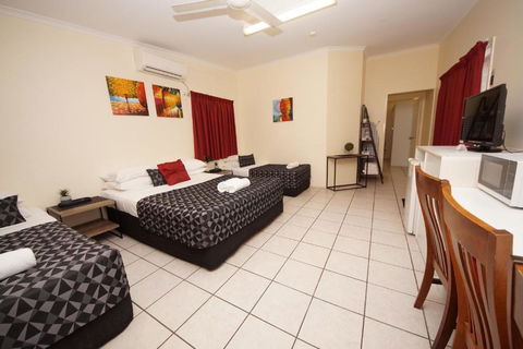 Parkside Motel Ayr - Whitsundays Accommodation 1