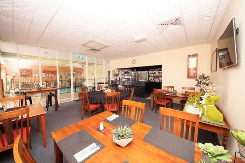 Parkside Motel Ayr - Whitsundays Accommodation 3