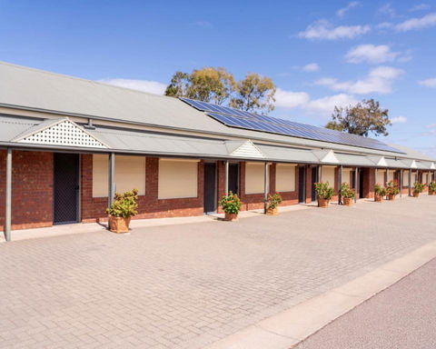 Pastoral Hotel Motel - Whitsundays Accommodation 0