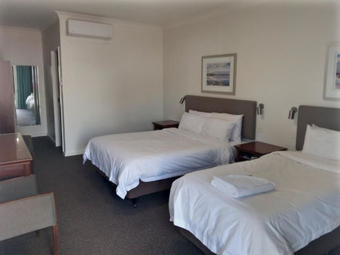 Pastoral Hotel Motel - Whitsundays Accommodation 1