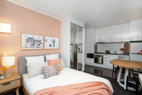 Peach On Sussex North Adelaide - Whitsundays Accommodation 1