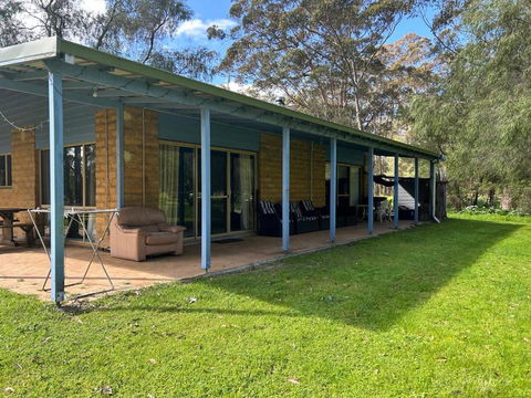 Peacock - Whitsundays Accommodation 2