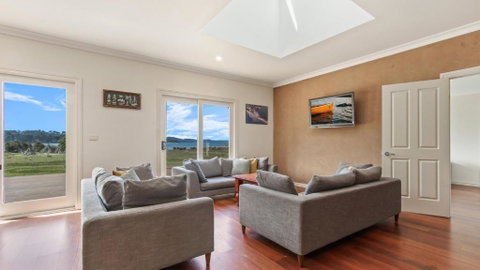 Peninsula At Metung - Access By Boat Only - Whitsundays Accommodation 3