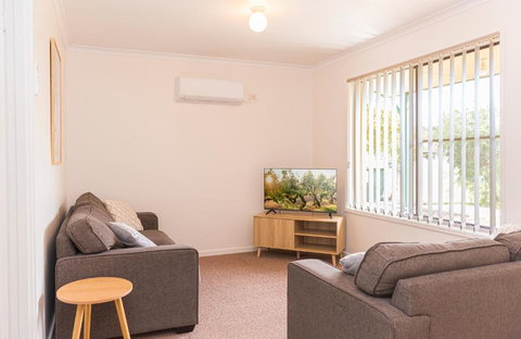 Penola Coonawarra Caravan Park - Whitsundays Accommodation 2