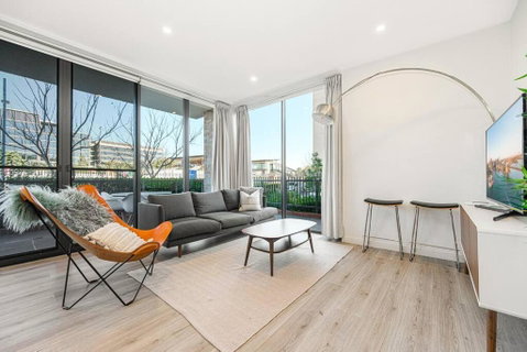 Penrith 3Br Apt Close ToTrain Station & Shopping - Whitsundays Accommodation 0