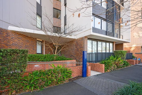 Penrith 3Br Apt Close ToTrain Station & Shopping - Whitsundays Accommodation 2