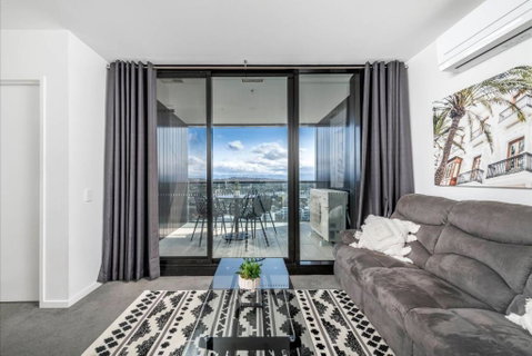 Penthouse Apartment In Belconnen - Whitsundays Accommodation 3