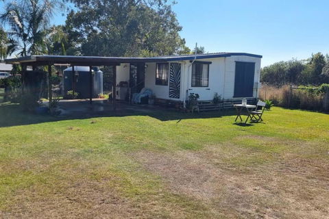 Pillar To Coast - Whitsundays Accommodation 2