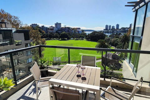 Penthouse With Private Terrace, Parking + 2 Pools - Whitsundays Accommodation 2