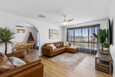 Percys Beach House Moonta Bay - Whitsundays Accommodation 0