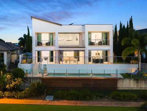Perfect Summer Lake House - Whitsundays Accommodation 0