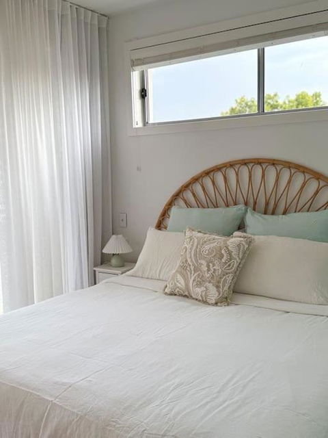 Perfect Summer Lake House - Whitsundays Accommodation 2