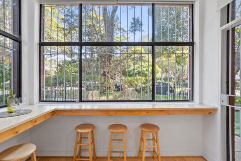 Pet-Friendly Home Just Minutes From Bondi Beach - Whitsundays Accommodation 3