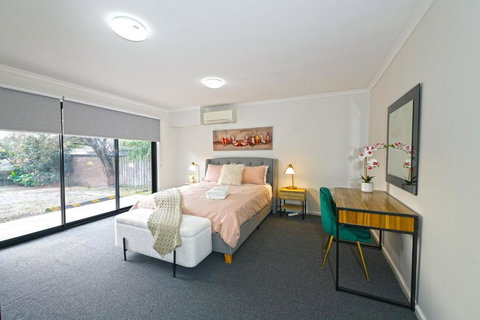 Pet Friendly Well-appointed 3BM Retreat Parking Netflix - Whitsundays Accommodation 0