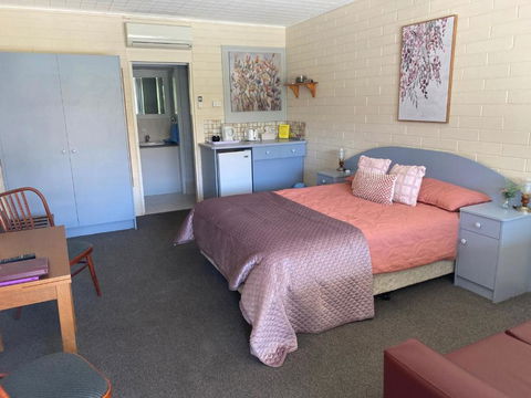 Peterborough Motel - Whitsundays Accommodation 1
